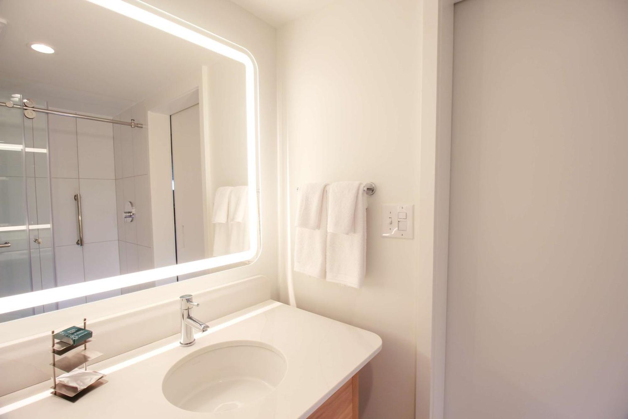 Doubletree By Hilton Clarksville Riverview Exteriér fotografie